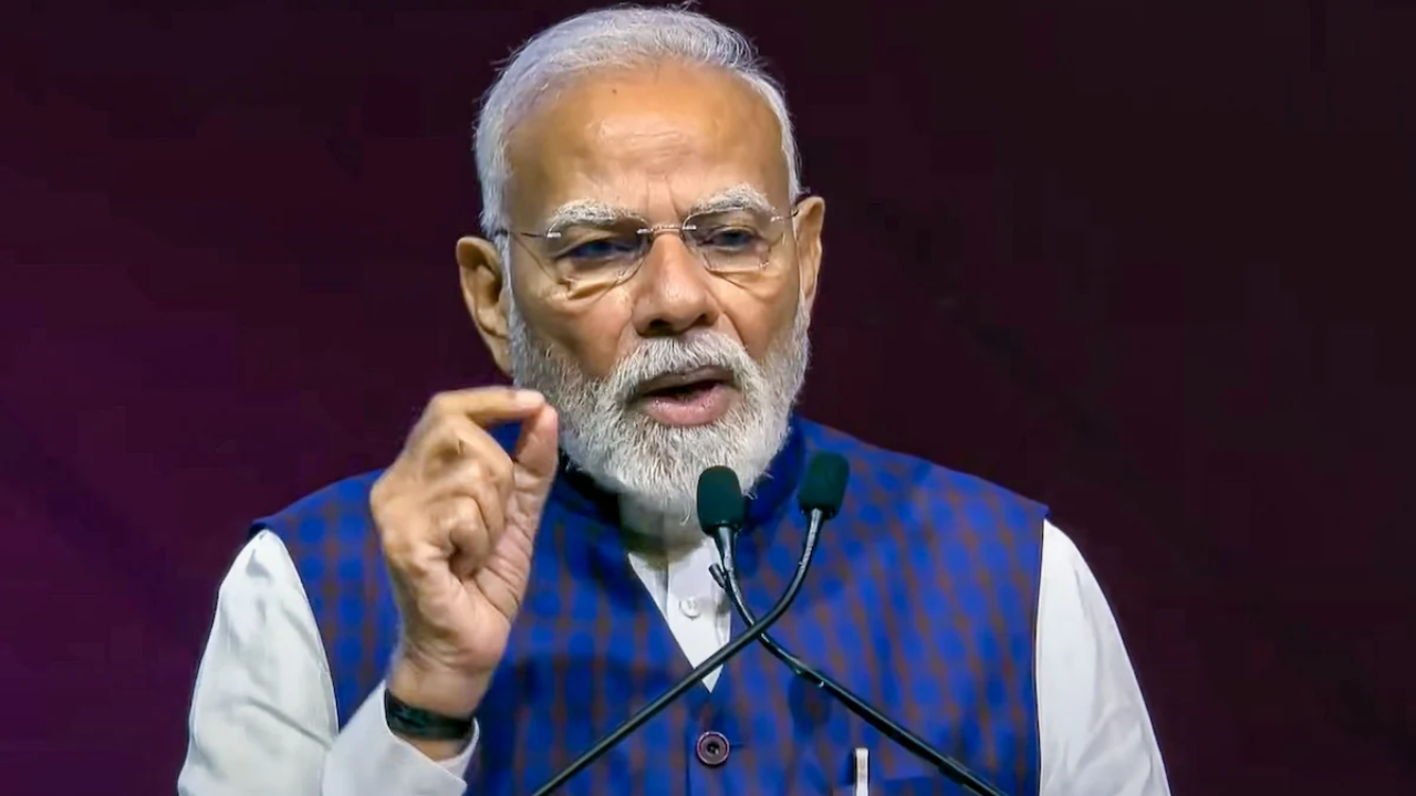Climate Change वर भारताचा Green प्लॅन! हायड्रोजन ट्रेन ते अणू ऊर्जेपर्यंत; PM Modi नी सांगितला फ्युचर व्हिजन