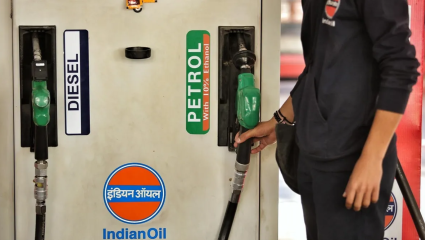 Petrol-Diesel Tax Cut : पेट्रोल – डिझेलवर सरकारचा मोठा निर्णय! ‘या’ टॅक्समध्ये करणार कपात, किमतींवर परिणाम होणार?