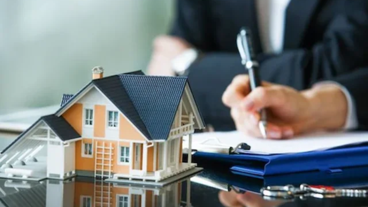 अरे वाहह… Tax चं झंझटही होणार कमी, NRI कडून घर किंवा जमीन खरेदी करणे होणार सोपं! 1 ऑक्टोबरपासून बदलणार नियम