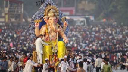 Anant Chaturdashi 2026: अनंत चतुर्दशीच्या दिवशी १४ गाठींचा अनंत धागा बांधण्याचे काय आहे महत्त्व