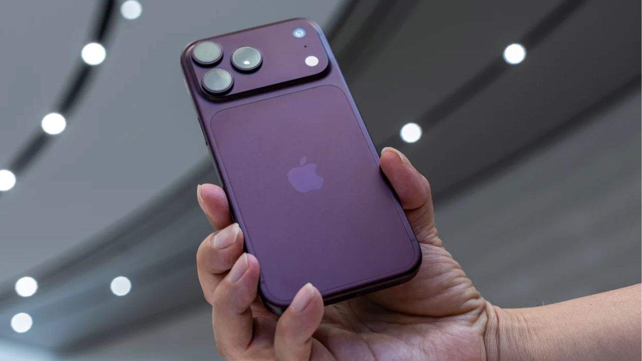 iPhone 18 Pro Pre-Booking India: iPhone 18 Pro घेण्याची तयारी? Pre-Booking आजपासून; वेळ आणि ऑफर्सची संपूर्ण माहिती