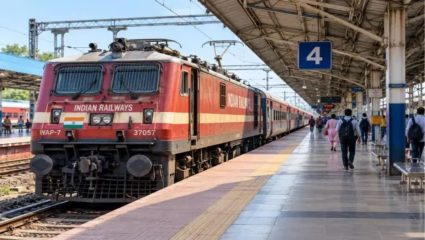 Jalgaon News: भुसावळमार्गे प्रवास करणाऱ्यांसाठी दिलासा! तीन विशेष रेल्वेगाड्यांना मुदतवाढ