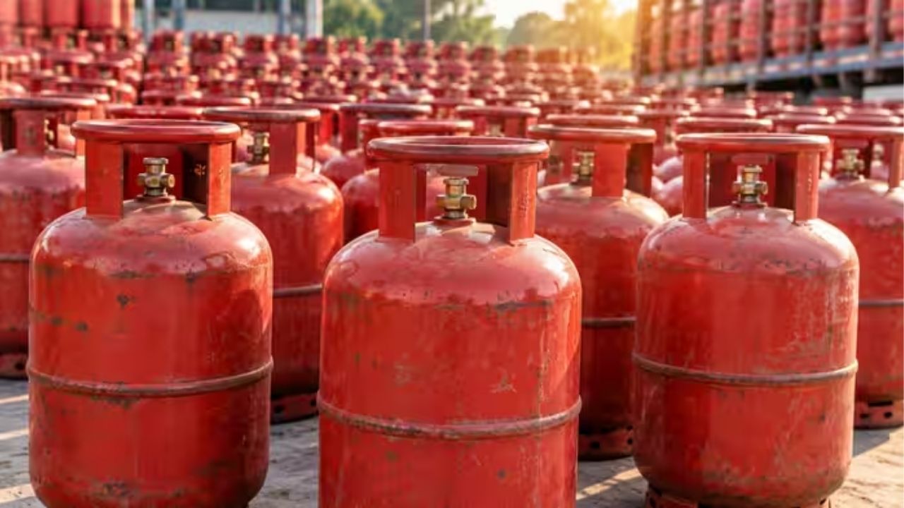 LPG Subsidy हवी असेल तर 1 ऑक्टोबरपूर्वी ‘हे’ काम उरका; नाहीतर होऊ शकते अडचण!