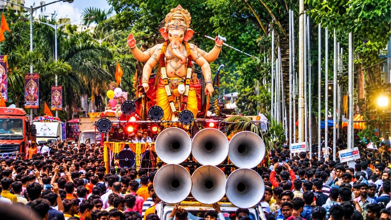 Jalgaon Ganesh Visarjan 2026: विसर्जन मिरवणुकीआधी पोलिसांचा मोठा निर्णय! DJ बाबत गणेश मंडळांना दिला स्पष्ट इशारा