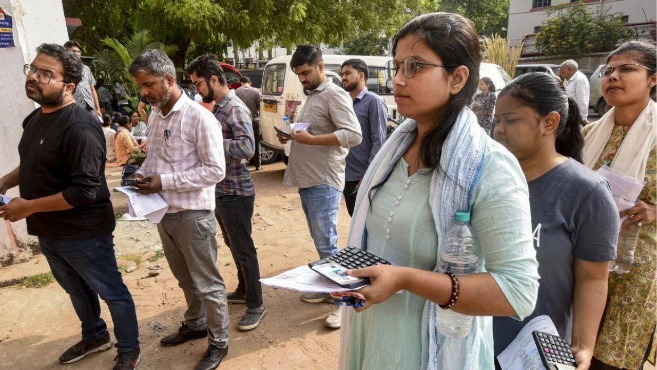 BPSC TRE 4.0 Recruitment 2026: शिक्षक भरतीचा बिगुल वाजला! 32,388 पदांसाठी आजपासून अर्ज सुरू