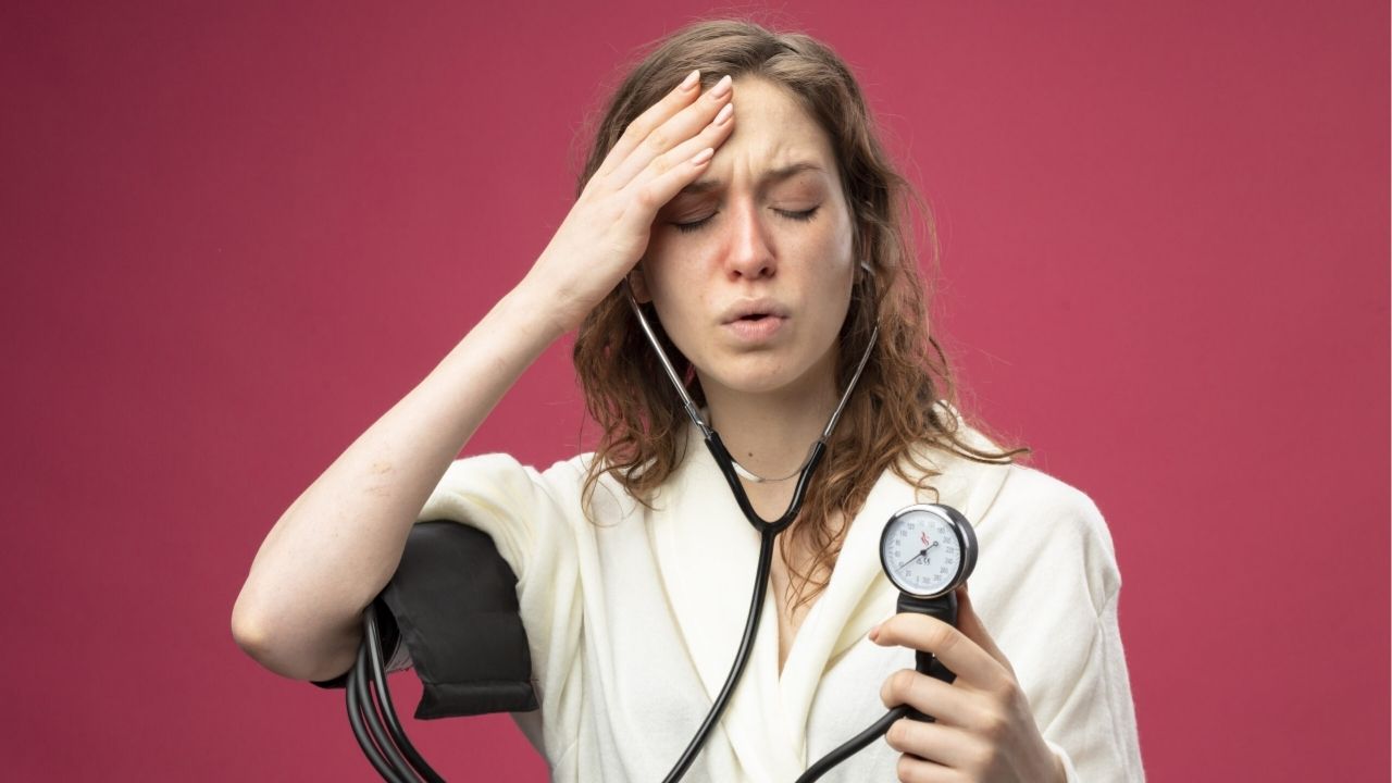 High BP at 30: तरुण वयातही वाढतोय High BP! 30 नंतर ‘इतक्या’ वेळा नक्की तपासा रक्तदाब