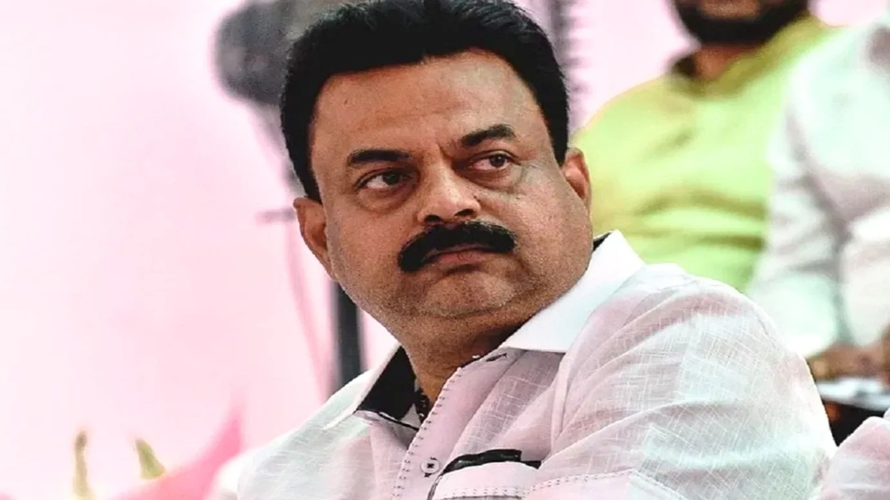 Sunil Prabhu Car Accident: ठाकरे गटाचे आमदार सुनील प्रभू यांच्या कारची पादचाऱ्याला धडक; विलेपार्लेत अपघात, एक जण जखमी