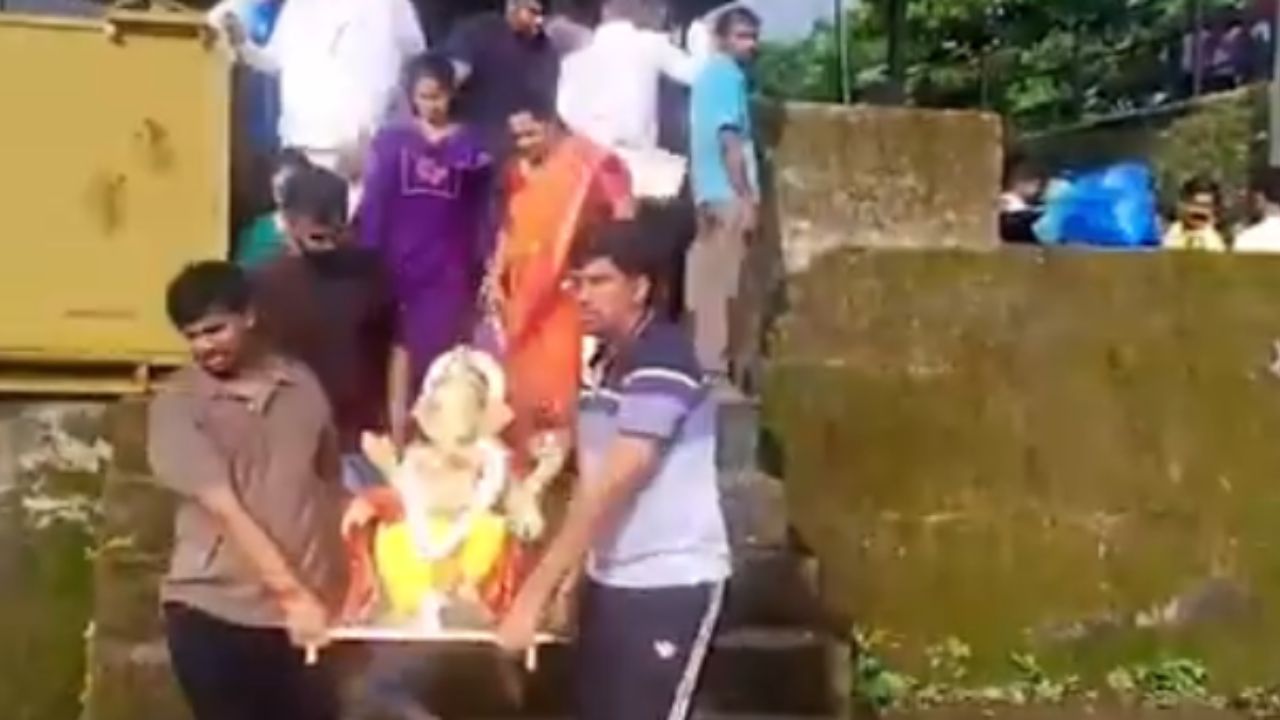 Chiplun Ganpati Visarjan: कुंभाळीत अनोखी परंपरा! आई महाकालीच्या गणपतीचे विसर्जन झाल्यावरच इतर बाप्पांना निरोप