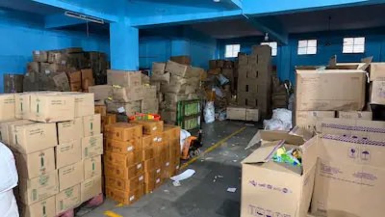Navi Mumbai News : खाद्यपदार्थांच्या एक्सपायरी डेटमध्ये फेरफार; 75 लाखांचा माल जप्त, दोन आरोपींसह 11 कंपन्यांवर कारवाई