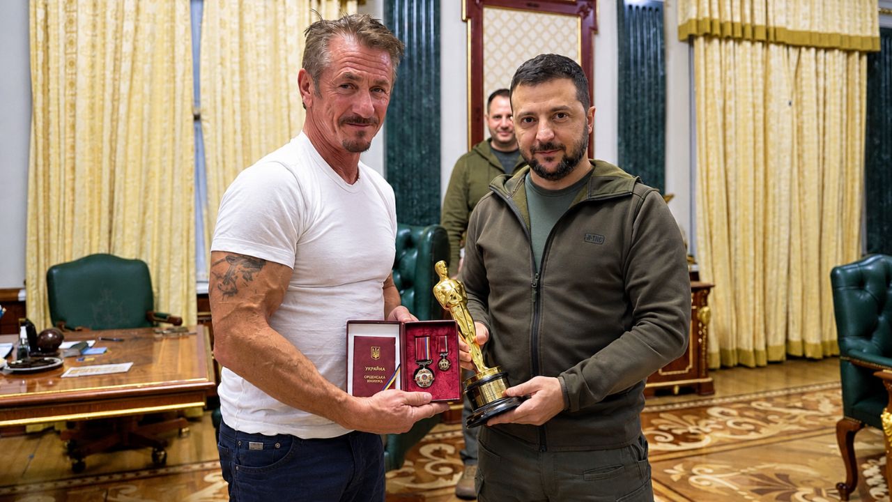 Ukraine News : झेलेन्स्कींचा ‘गॉडफादर’ कनेक्शन! डी नीरो, अल पॅसिनो आवडतात; शॉन पेनचा ऑस्करही दाखवला