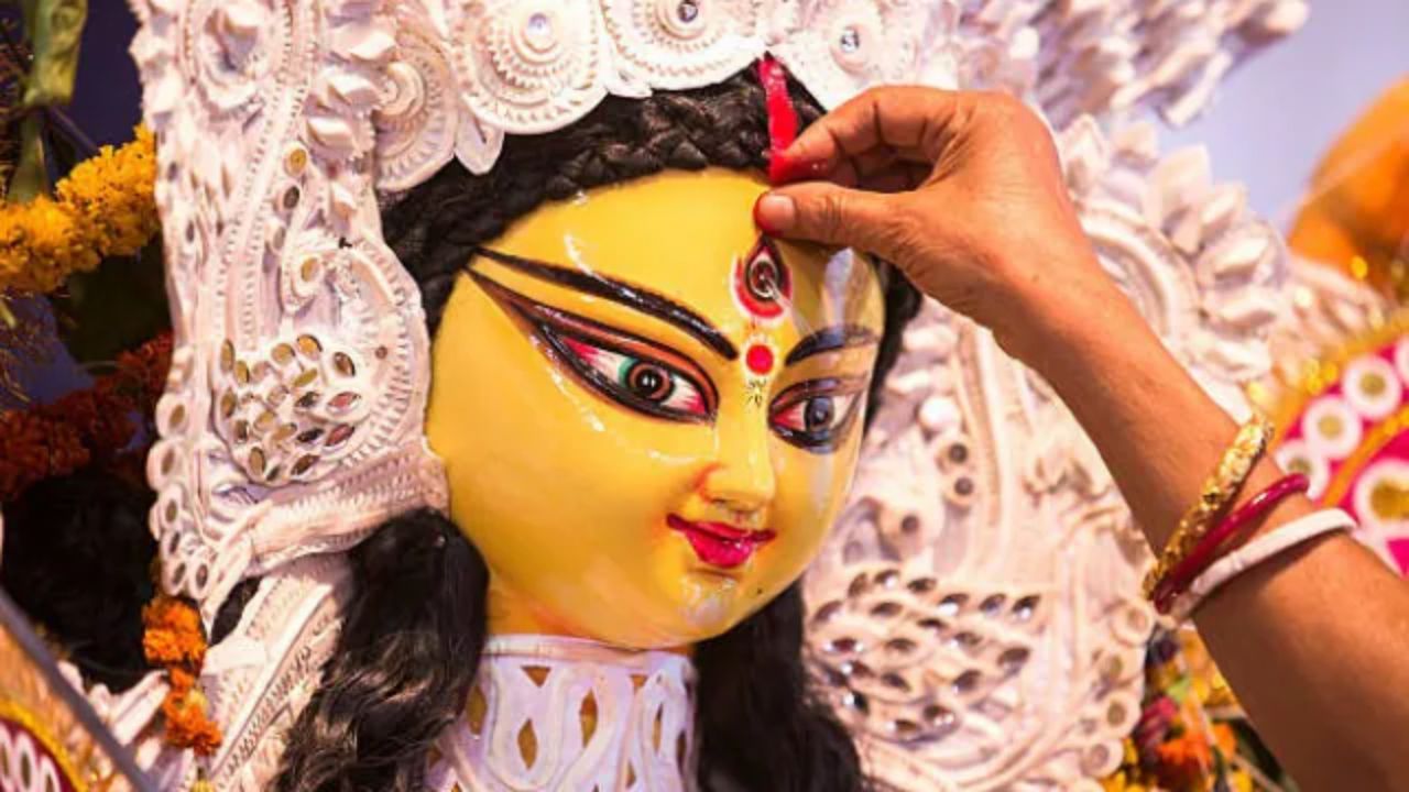 Shardiya Navratri 2026 Date: शारदीय नवरात्र १० की ११ ऑक्टोबरपासून? तारीख ठरली! जाणून घ्या घटस्थापनेचा शुभ मुहूर्त