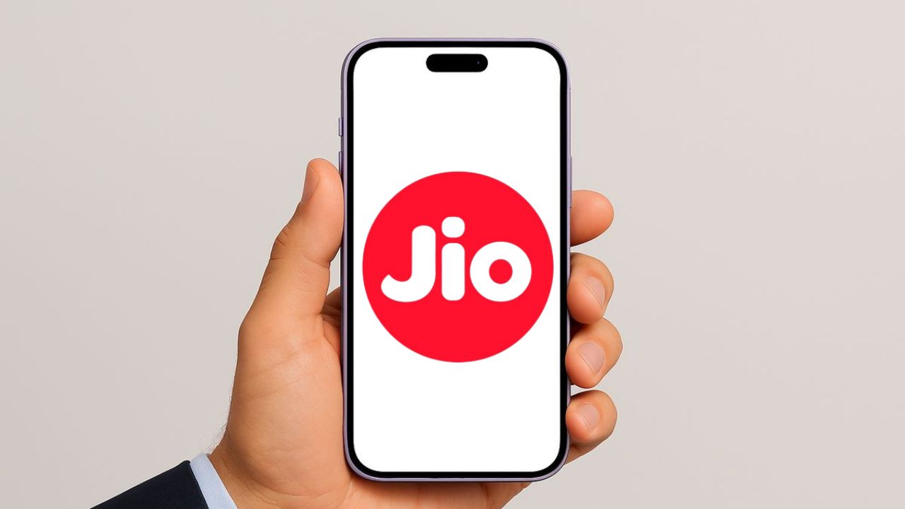 Jio चे ग्राहकांना खास सरप्राईज! 10व्या वर्धापनदिनानिमित्त उघडला ऑफर्सचा खजिना; आता एकाच प्लॅनमध्ये डेटा, ओटीटी आणि AIचा धमाका