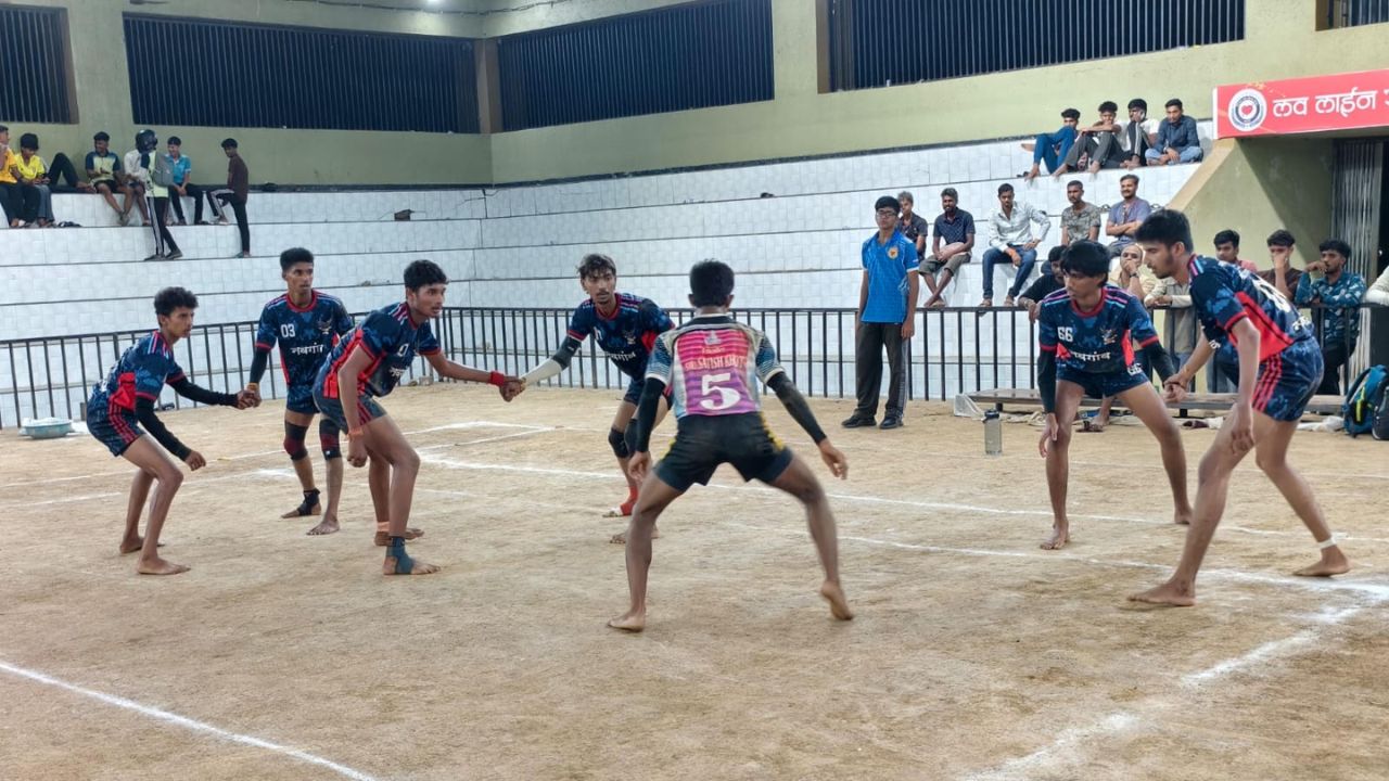 Kabbadi : निवड चाचणी स्पर्धेत संघर्ष मंडळ, श्री स्वामी समर्थ मंडळाची विजयी सलामी