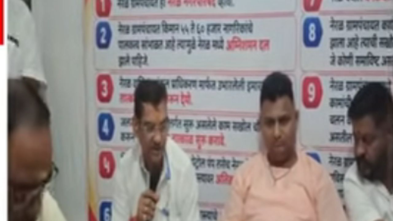 Neral News: १३ मागण्यांसाठी गोरख शेप यांचे उपोषण कायम; मुख्य कार्यकारी अधिकाऱ्यांना घटनास्थळी बोलावण्याची मागणी