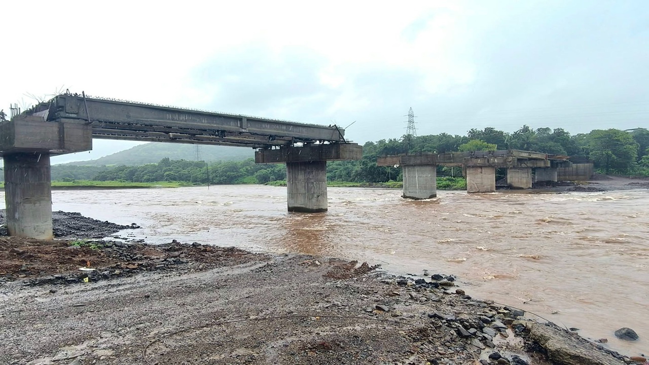Chiplun News: खडपोलीकरांची प्रतीक्षा संपणार! डेक स्लॅब-जोडरस्त्यांचे काम सुरू, जानेवारीत पूल खुला होण्याची शक्यता