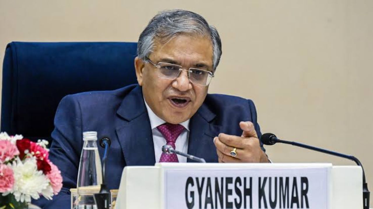 Election Commission Clarification: निवडणूक आयोग आणि ज्ञानेश कुमारांसमोरील पेच कसा सुटणार? आता उरले’हे’ पर्याय