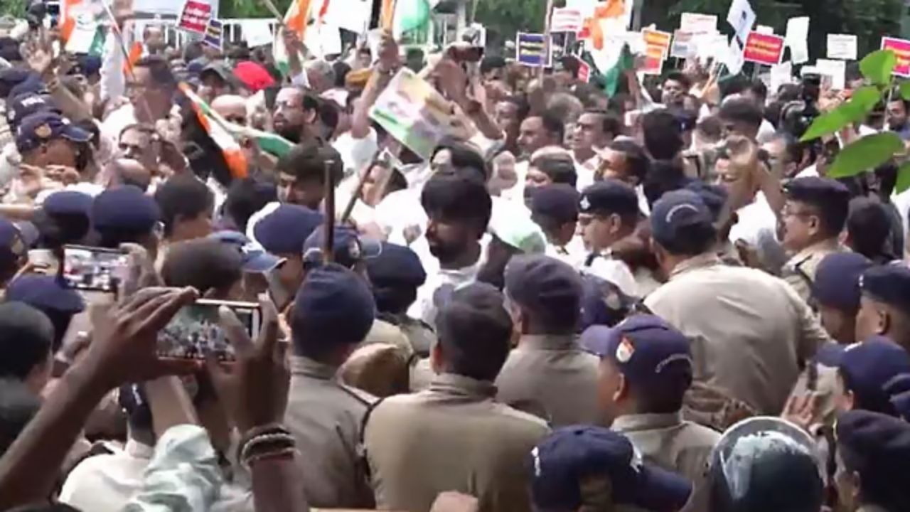 Protest Against Rahul Gandhi: राहुल गांधींवरील FIR वरून डेहराडून पेटले; सचिवालयाला घेराव, काँग्रेस कार्यकर्त्यंची पोलिसांशी झटापट!