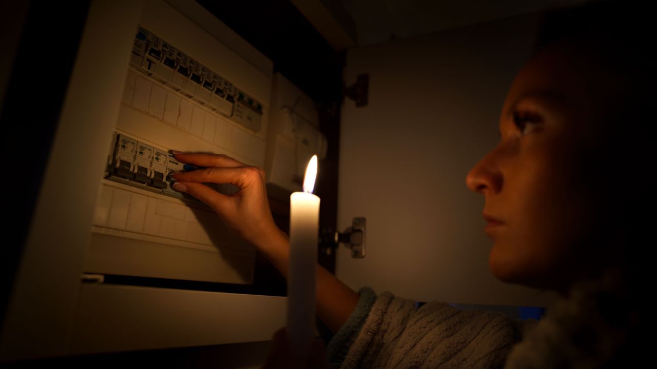 Baramati Power Outrage: बारामती तालुक्यात अवेळी भारनियमनाचा त्रास! शेतकरी अन् व्यापारी त्रस्त