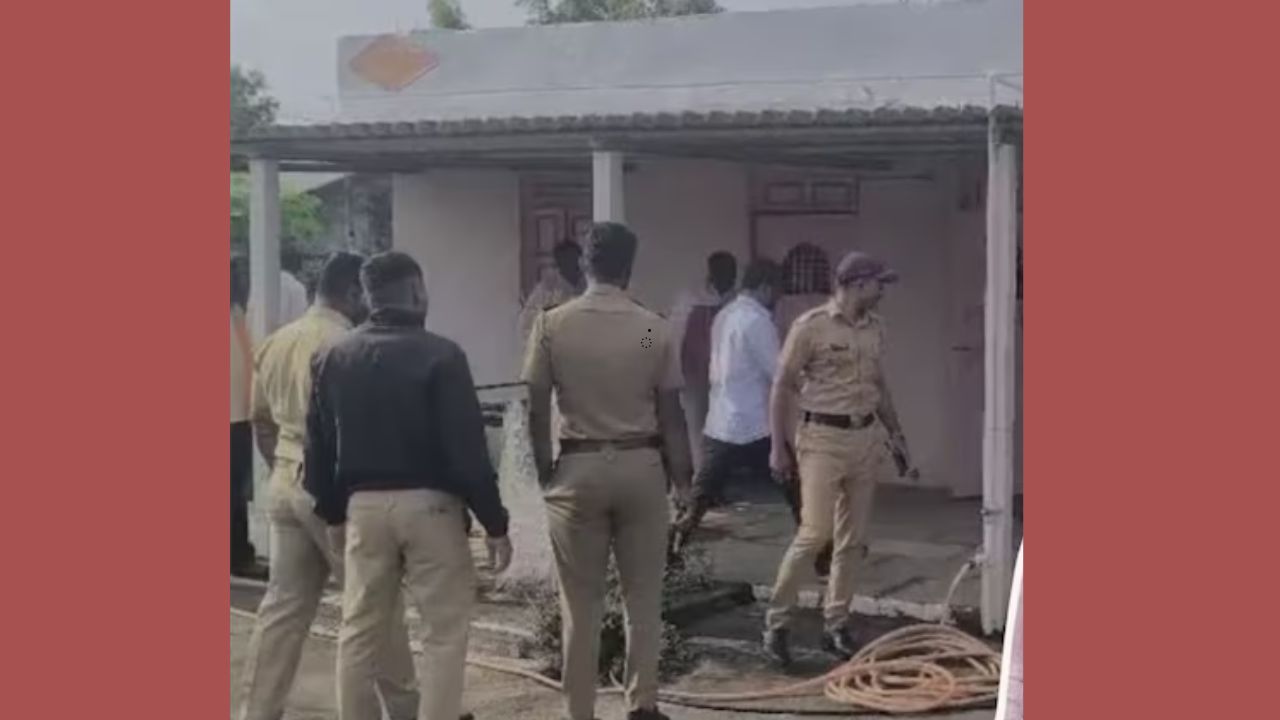 Baramati dubble Murder Case: शेरेवाडीत मध्यरात्री दुहेरी हत्याकांड: गळा चिरून माजी सरपंचाचा खून