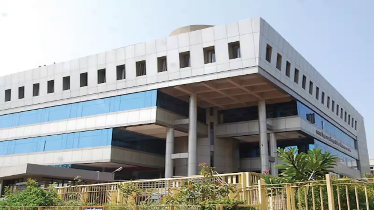 Satara District Bank Election: सातारा जिल्हा बँक निवडणुकीचं राजकारण तापणार; रामराजे, शिवेंद्रसिंहराजे अन् मकरंद पाटलांची खलबते