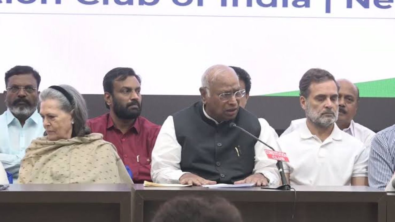 INDIA Alliance Meeting In Delhi: देशात लवकरच मोठे बदल…! इंडिया आघाडी मोठा डाव टाकण्याच्या तयारीत, सहा मोठे कार्यक्रम