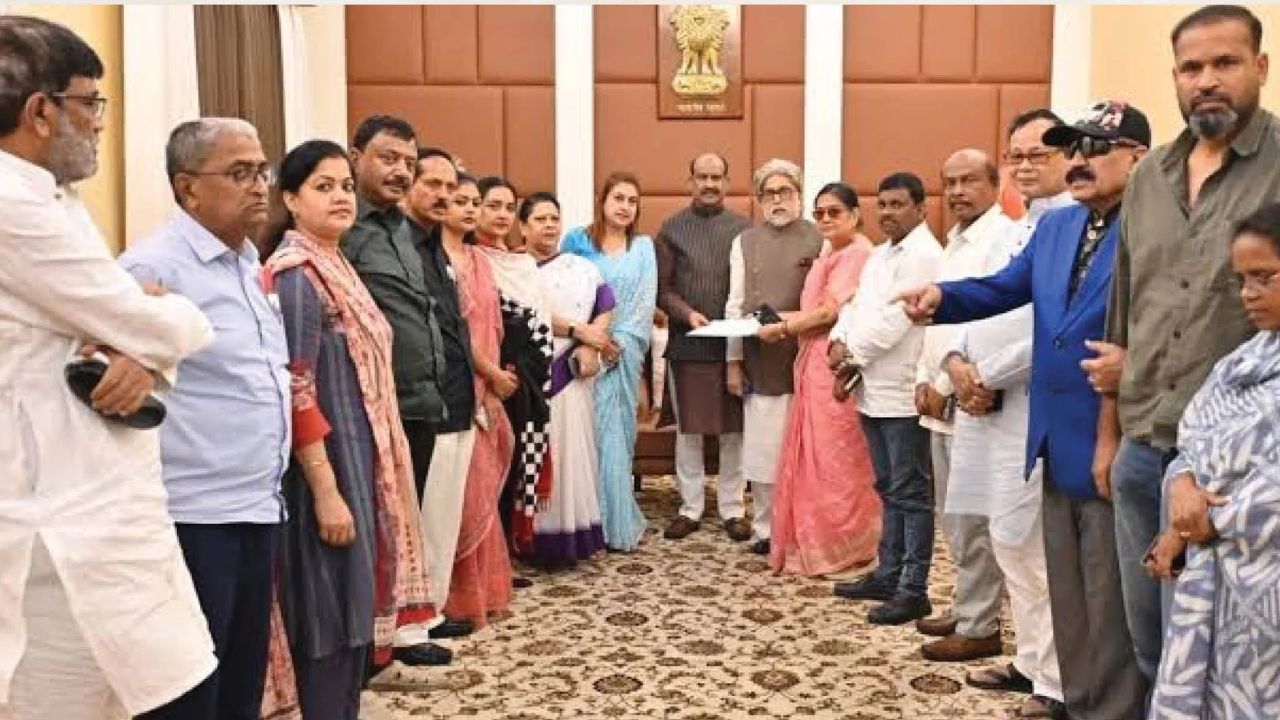 West Bengal Politics : पश्चिम बंगालमध्ये खेला होबे! दुर्गापूजेपूर्वी १७ बंडखोर खासदार भाजपमध्ये सामील होणार