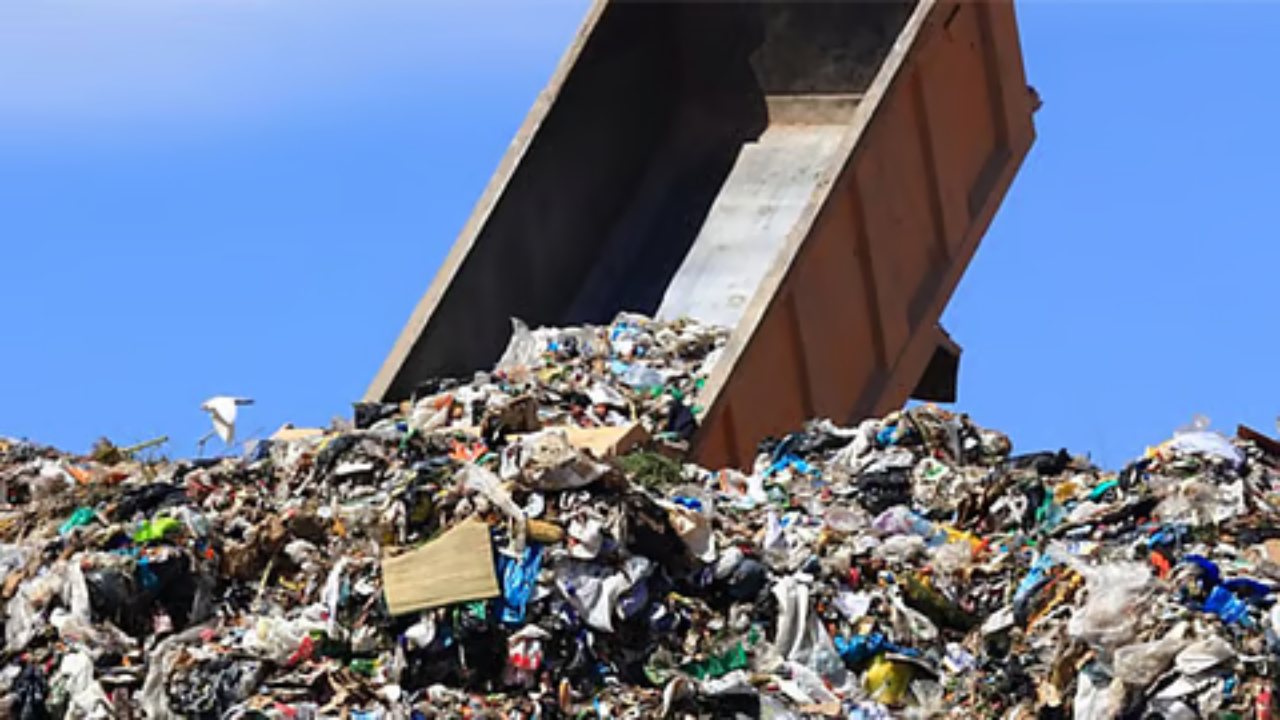 Vasai Virar Garbage Scam : 957 कोटींच्या कचरा कंत्राटाचा फैसला आता नगरसेवकांच्या हाती! दोषी आढळल्यास कायदेशीर कारवाई