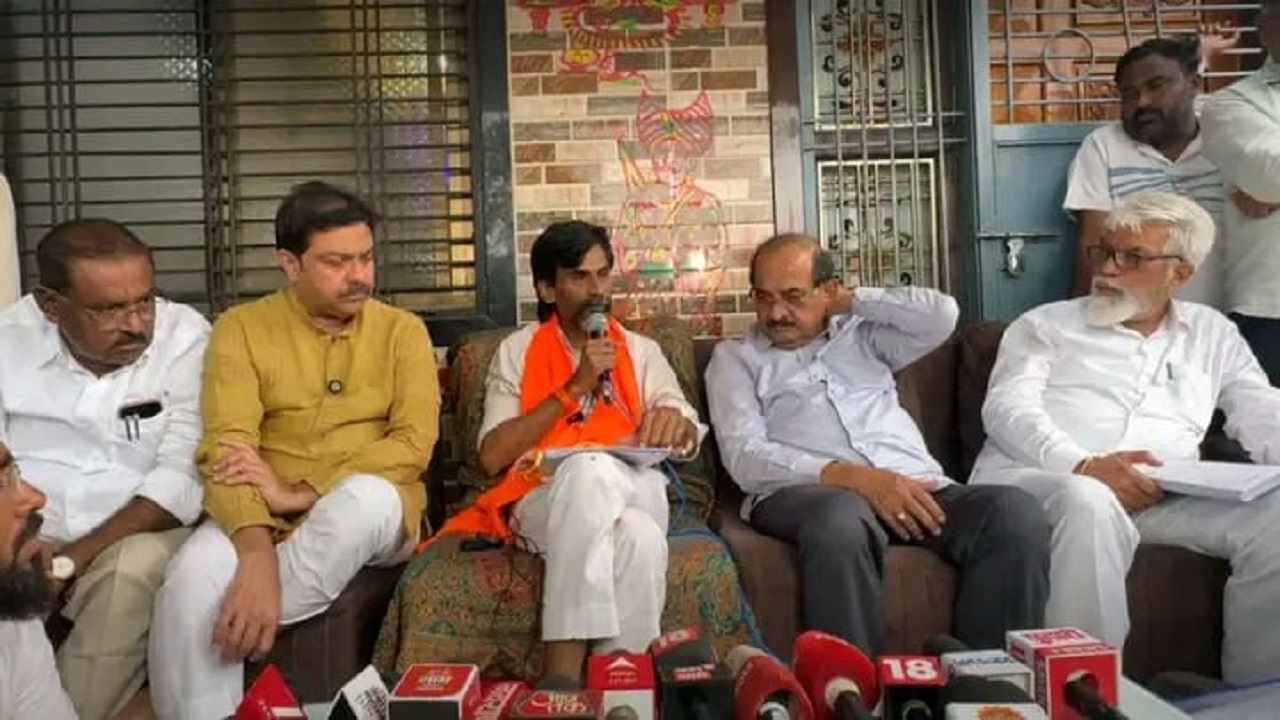 मोठी बातमी ! मनोज जरांगेंनी अखेर 20 दिवसानंतर उपोषण घेतले मागे; राज्य सरकारला दिली 3 महिन्यांची मुदत