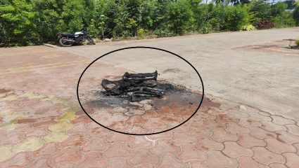 Maratha Reservation Protest: ‘एक मराठा, लाख मराठा’च्या घोषणा; तहसीलदारांची खुर्ची बाहेर आणून जाळली, उमरग्यात चार जण ताब्यात