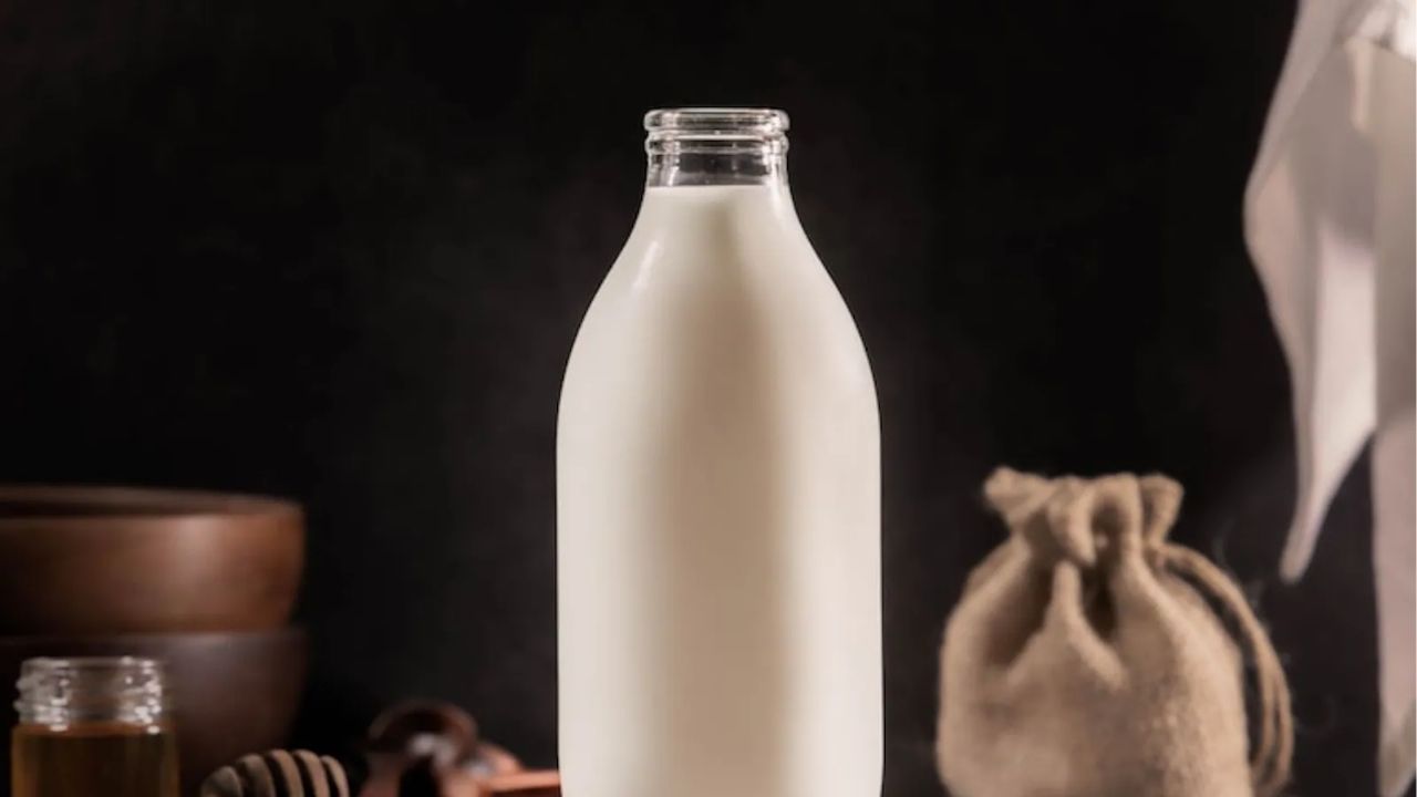Milk Price Hike: दूध महागलं, दह्याच्या किमतीही वाढल्या! जाणून घ्या नवे दर