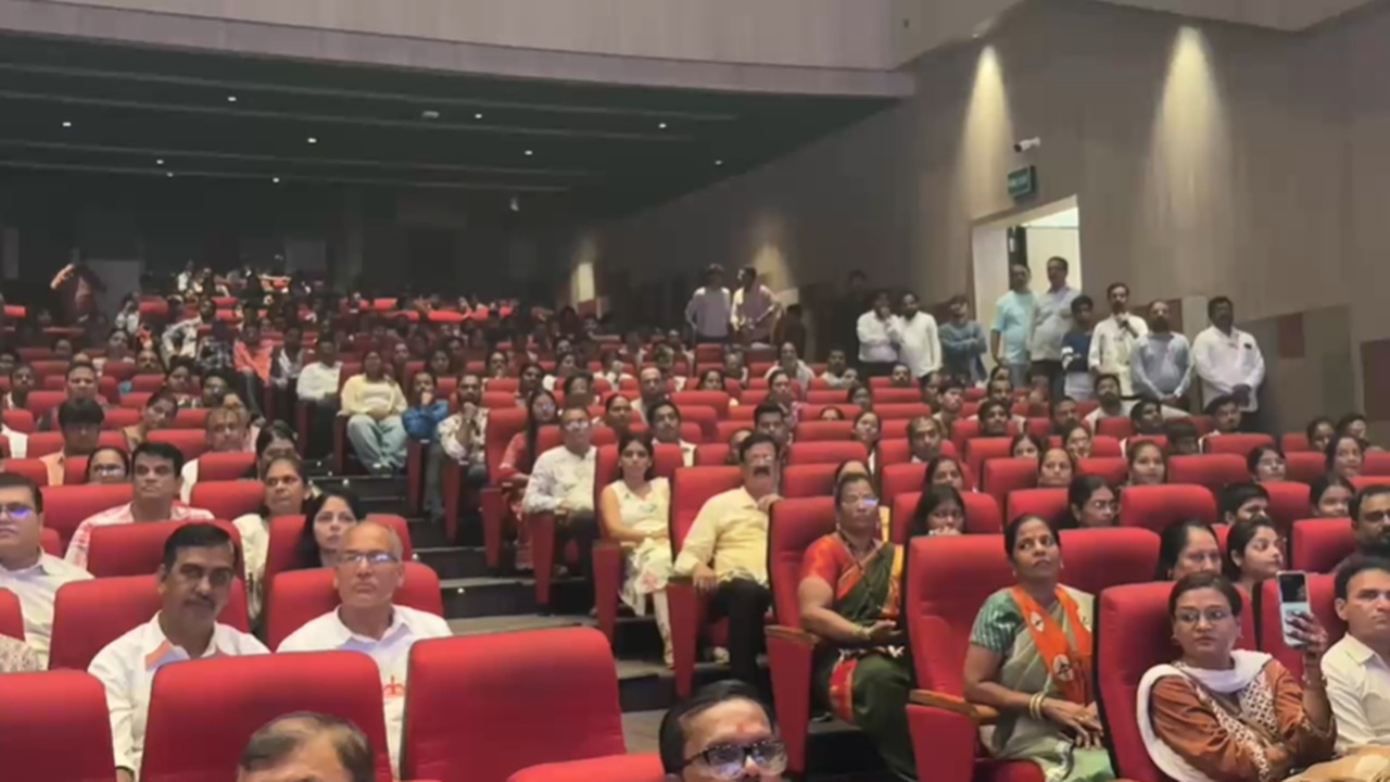 Mira Bhayandar News: कोट्यवधींच्या वास्तूंची दुरवस्था! मीरा-भाईंदर महापालिकेच्या निष्काळजीपणाचा कळस