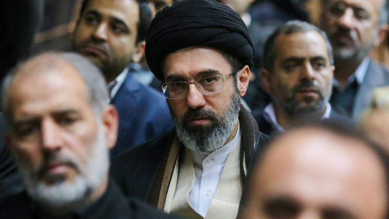 Iran News : मोजतबा खामेनी पूर्णपणे निरोगी’; पेझेश्कियन यांचा मोठा दावा