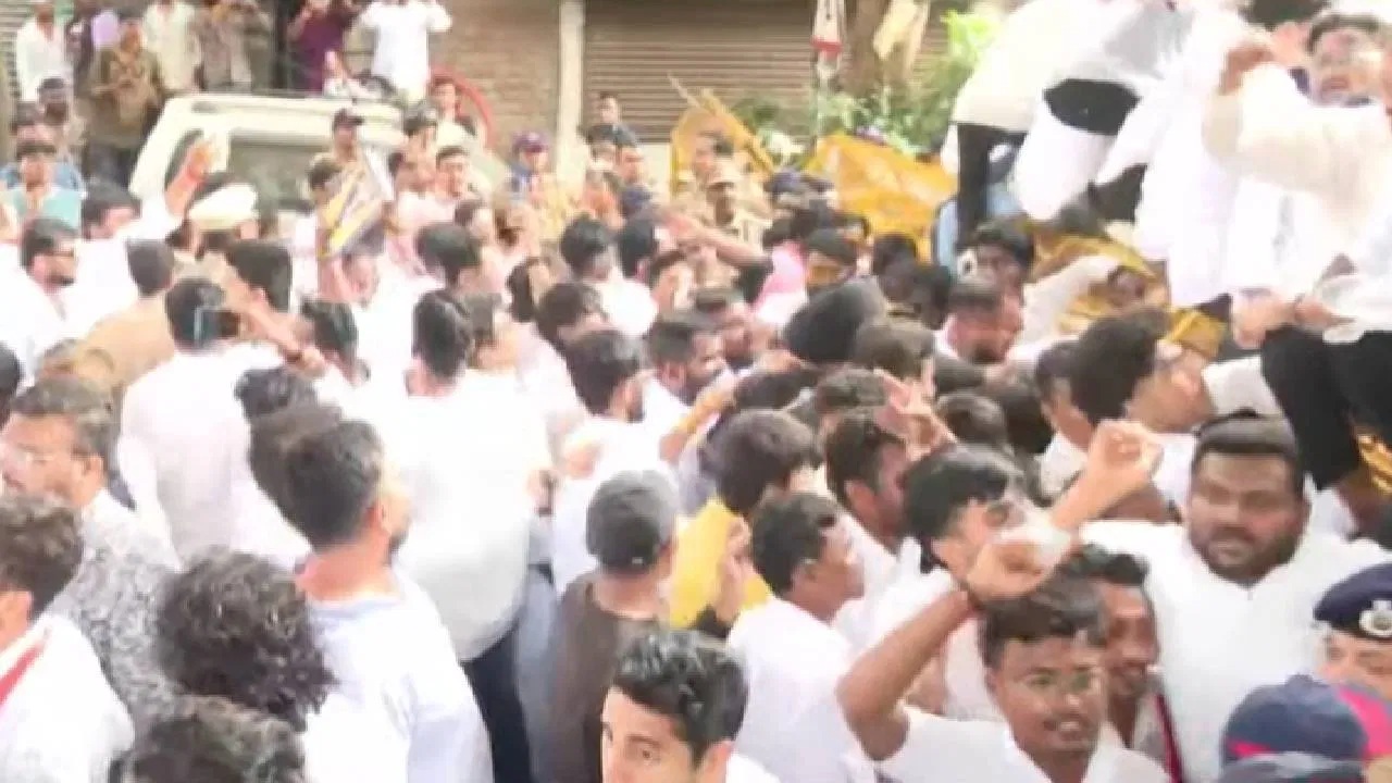 Youth Congress Protest: नागपुरात युवक काँग्रेस आक्रमक; मनुस्मृतीविरोधात ‘सन्मान मोर्चा’, MPSC अध्यक्षांच्या राजीनाम्याचीही मागणी