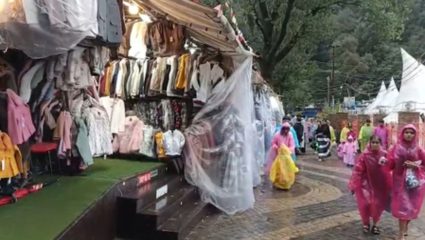 Weather : उत्तर भारतातील ‘या’ शहरात वाढलीय थंडी, लोकरीचे कपडे विकत घेण्यास पर्यटकांची झुंबड