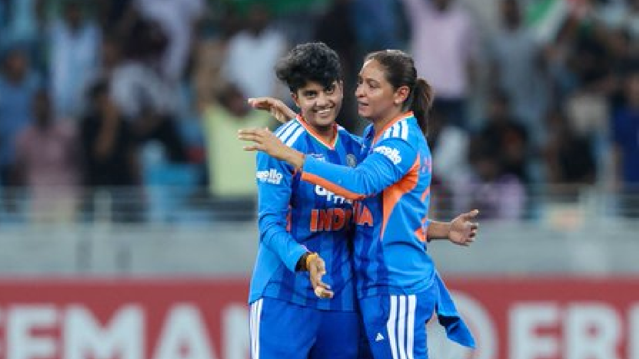 IND W vs PAK W: लयं बेकार इज्जत काढली! वाघिणींनी पडला फडशा, पाकिस्तान 55 रन्सवर गारद