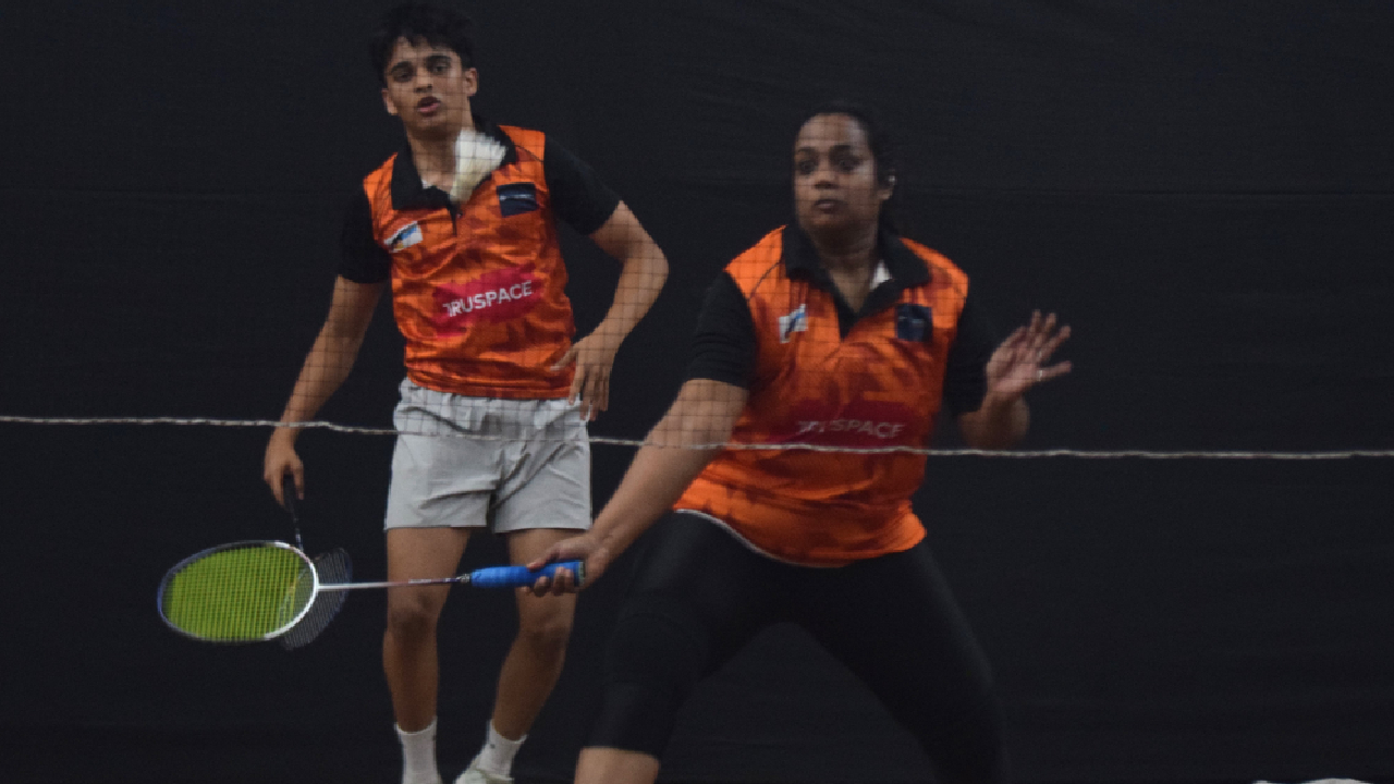 Badminton चा थरार! पीवायसी कोर्टवर रंगल्या अटीतटीच्या लढती; वरिष्ठ गटात बेल्फिन्स टायगर्सची बाजी