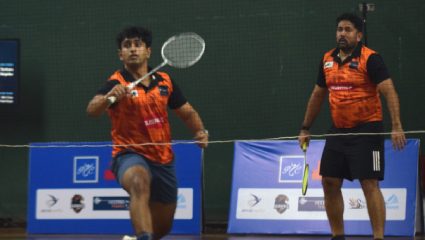 Badminton: पुण्यात बॅडमिंटनचा थरार! बेल्फिन्स टायगर्स, वन लिटिल फार्म संघांची विजयी आगेकूच