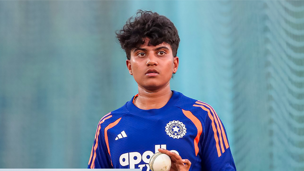 अबब! नुसता जाळ अन् धूर! Shree Charani ने ICC रॅंकिंगमध्ये केला महारेकॉर्ड, वाचून व्हाल थक्क