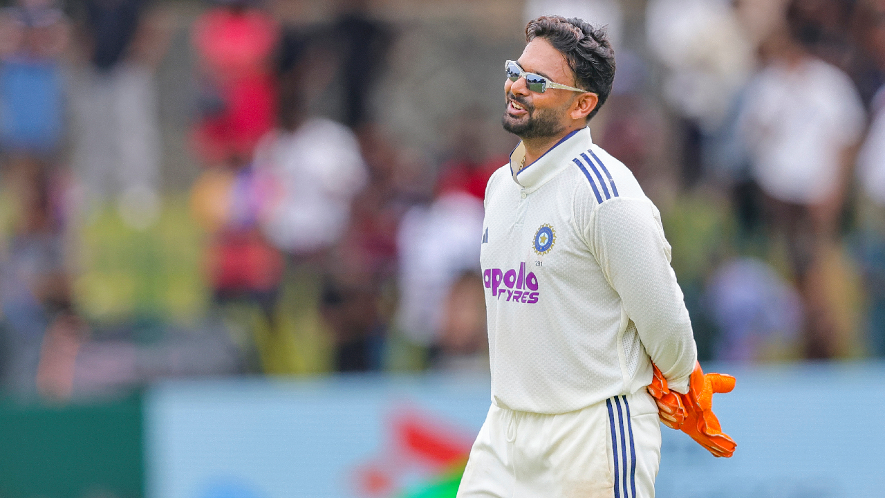 Rishabh Pant: 4 वर्षांत 6 रन्स केल्यावर जागा कशी मिळणार? वेस्ट इंडिजविरुद्ध पंतला BCCI ने केले बाय-बाय