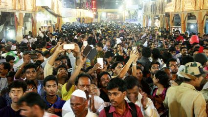 देखणे हे रूप दिसे! ‘श्रीमंतां’च्या दर्शनासाठी गर्दीचा महापूर; पुण्यनगरीत भविकांचा उत्साह