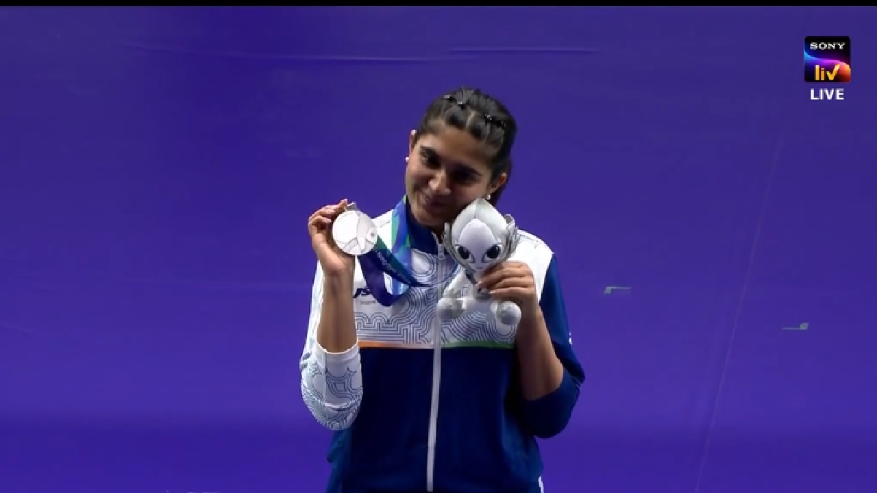 Asian Games 2026: नेम असा धरला की थेट Silver चं जिंकलं! Isha Singh ची अभिमानास्पद कामगिरी