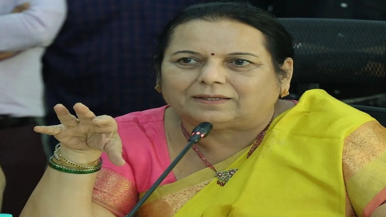 Neelam Gorhe यांच्या निवासस्थानी घुसखोरीचा प्रयत्न; पिशवीत हातोडा, पक्कड अन्…
