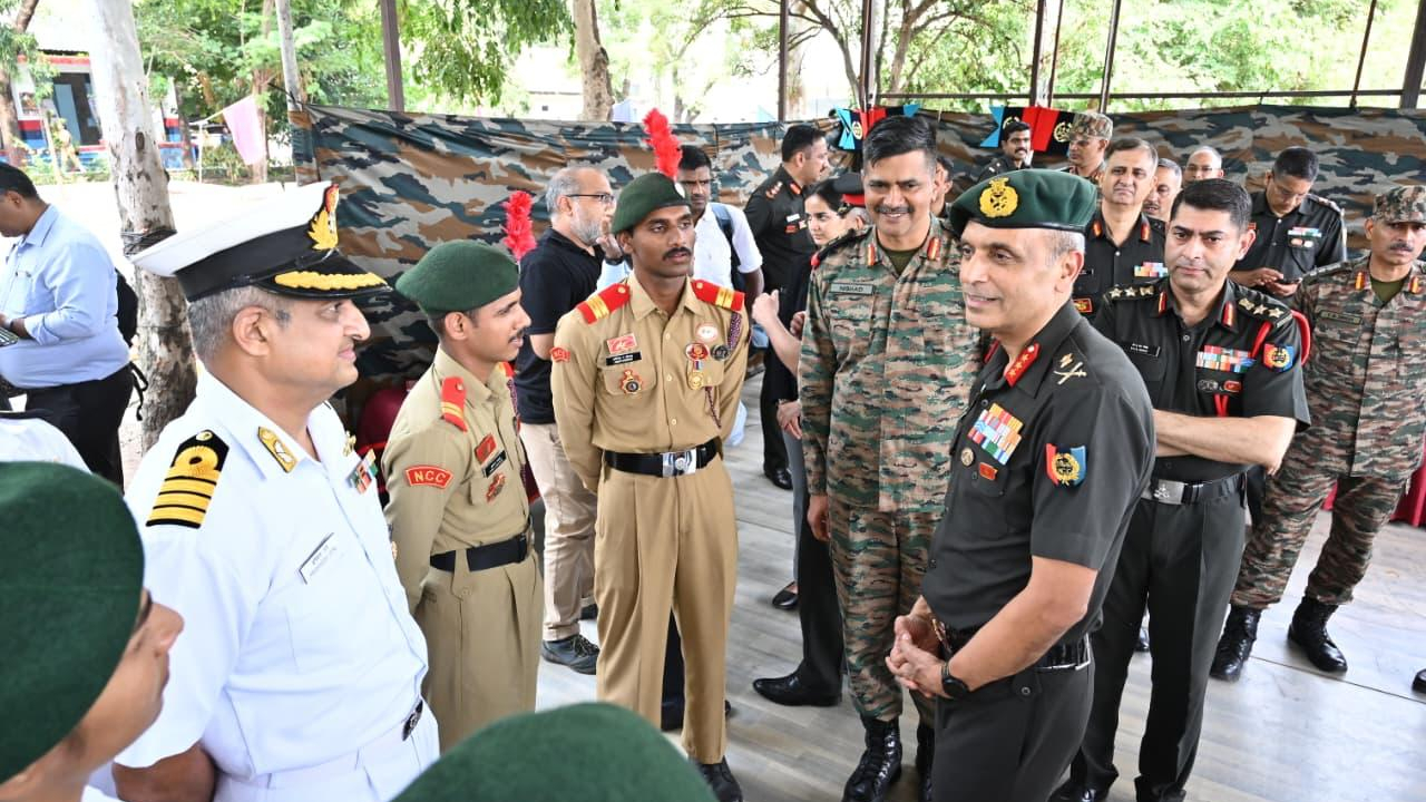 देशसेवेचा अभिमान, आधुनिक कौशल्यांची जोड! NCC कॅडेट्सना आता ड्रोन प्रशिक्षणासह सायबर सुरक्षेचे धडे