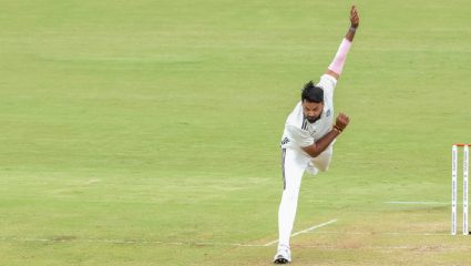 Duleep Trophy: अबब किती ते विचित्र! Mukesh Kumar ने एकाच सामन्यात टाकले तब्बल 14 नो बॉल; मात्र 7 विकेट्स…