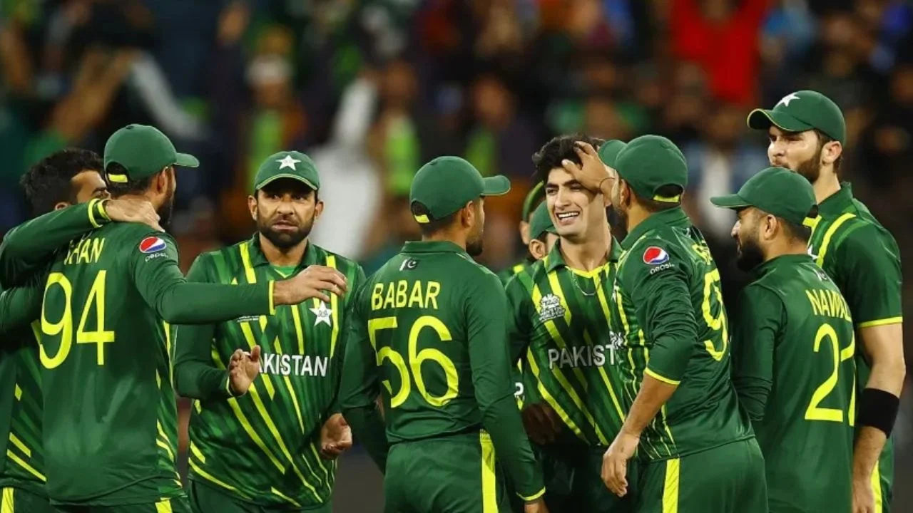 Eng Vs PakL: त्यांचं रक्तचं घाणेरडं! ‘या’ खेळाडूचे दुखापतीचे ‘ढोंग’? तर रिझवानचा ‘द एंड’, PCB थेट…