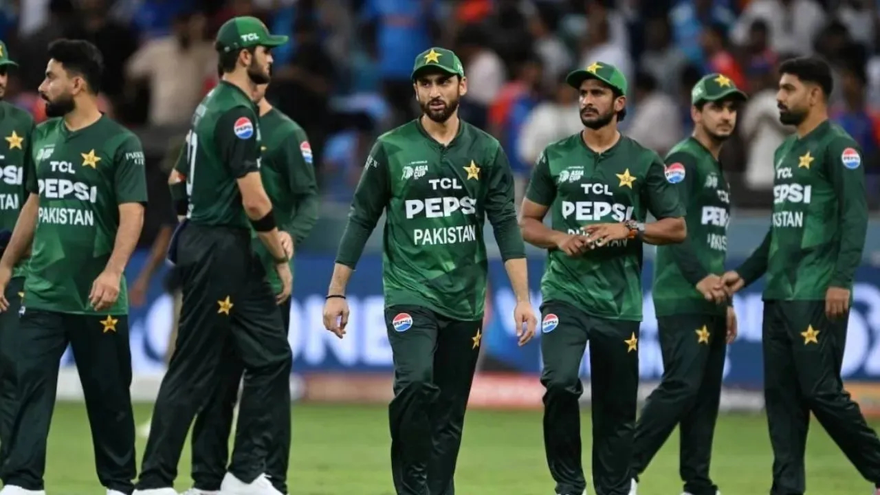 PAK Vs ENG: लाज गेल्यावर आली अक्कल म्हणून लढवली शक्कल! PCB चा ‘धडक’ स्ट्राईक; पाकिस्तानात भूकंप