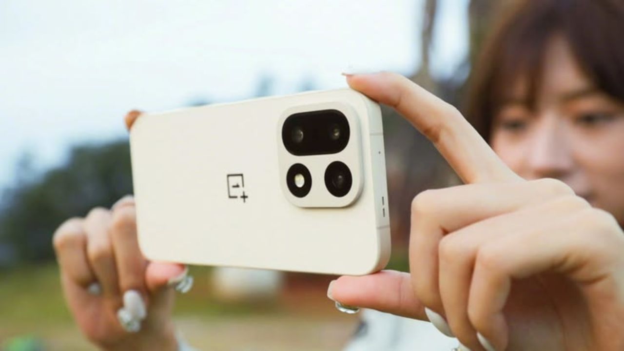 अखेर ठरलच! या दिवशी चीनमध्ये एंट्री करणार लेटेस्ट OnePlus 16… 200MP कॅमेऱ्यासह मिळणार तगडे फीचर्स