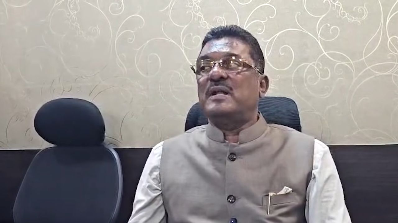 ‘मी जनता दरबार नाही, तक्रारदार दरबार घेणार!’ प्रताप सरनाईक नगररचना विभागावर आक्रमक