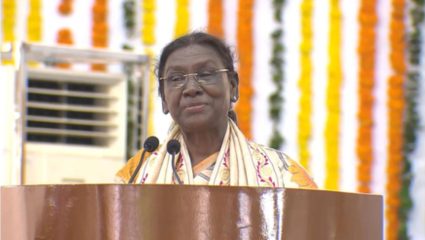 President Murmu : एआय समाधान देऊ शकतं, पण योग्य प्रश्न विचारणं आपली जबाबदारी; राष्ट्रपती मुर्मू यांच मोठे भाष्य