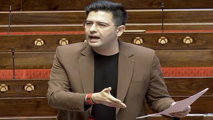 Raghav Chadha: राघव चड्ढा यांची खासदारकी जाणार? SIR च्या ड्राफ्ट लिस्टमधून नाव गायब, 2003 मध्ये बदलला होता नियम